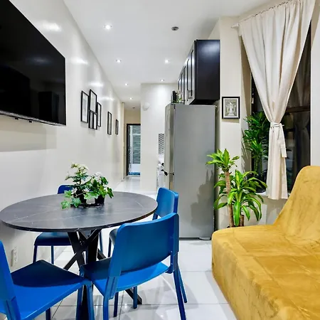 Central & Cozy 2 Bd Apt In Manhattan